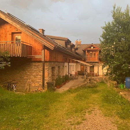 Abgeschiedene Ferienwohnung im Böhmerwald Kasperske Hory Exterior foto